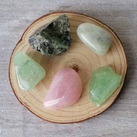 Heart Chakra Crystal Set - Natural & Tumbled
