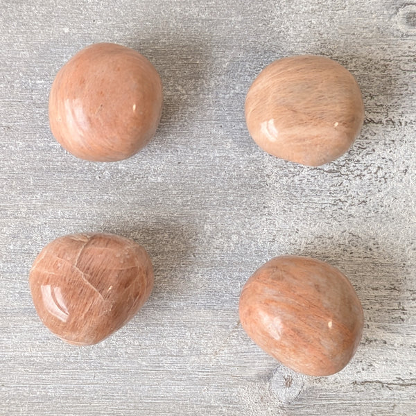 Moonstone (Peach) Tumblestone