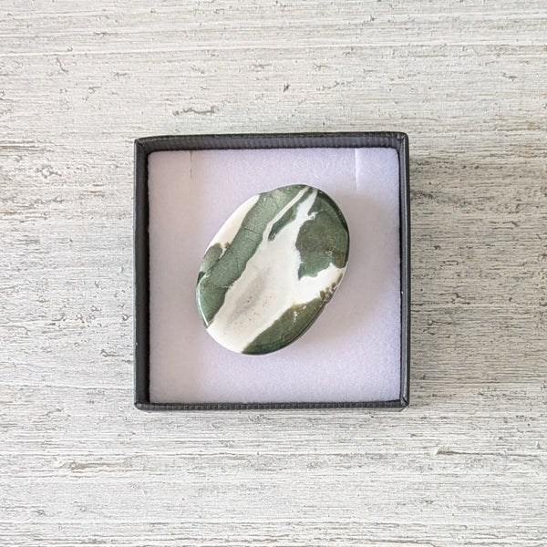 Green Sardonyx Thumb Stone Gift Box