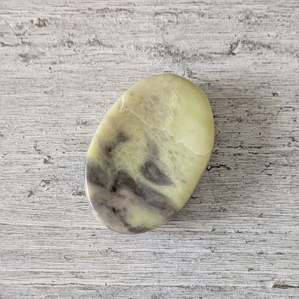 Serpentine Thumb Stone Gift Box