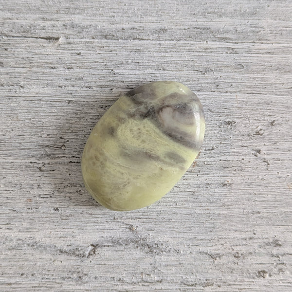 Serpentine Thumb Stone Gift Box