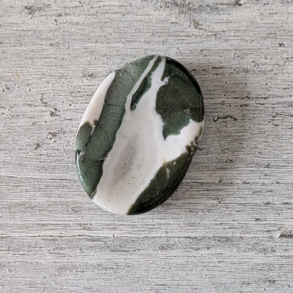 Green Sardonyx Thumb Stone Gift Box