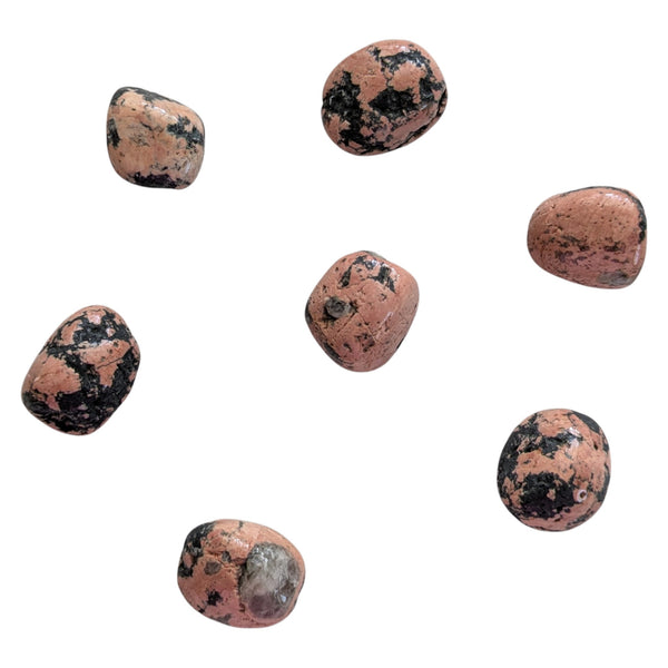 luxullianite tumbled stones measuring 20-30mm