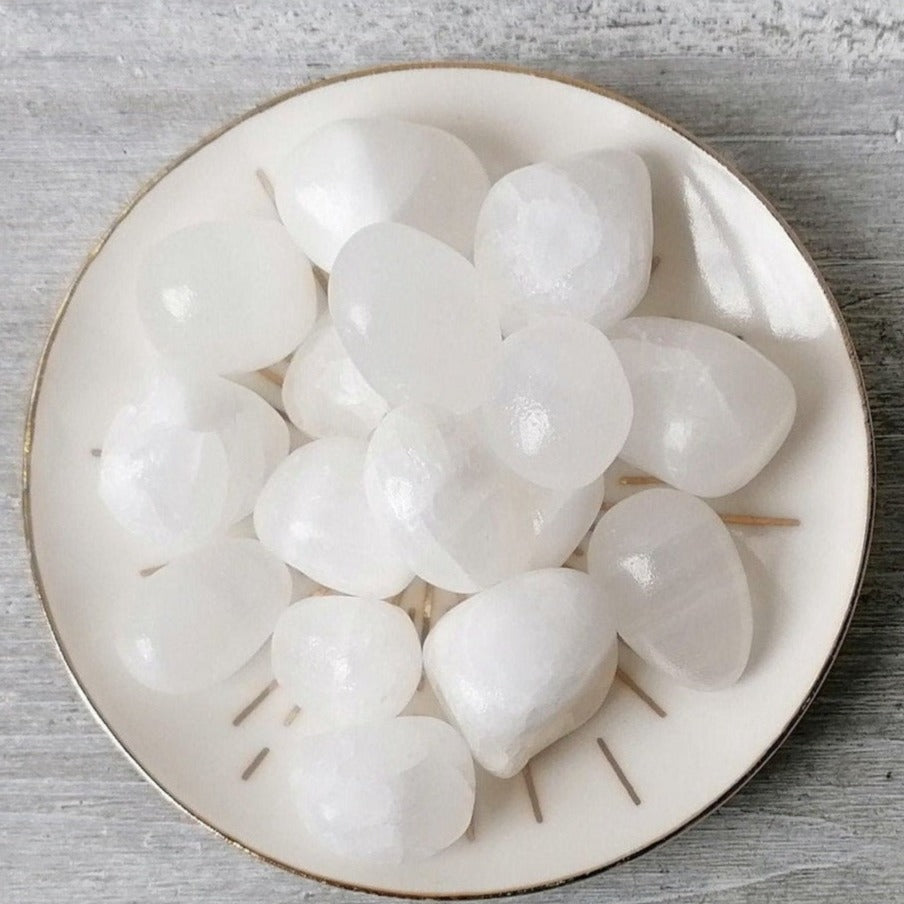 White Onyx Tumblestone